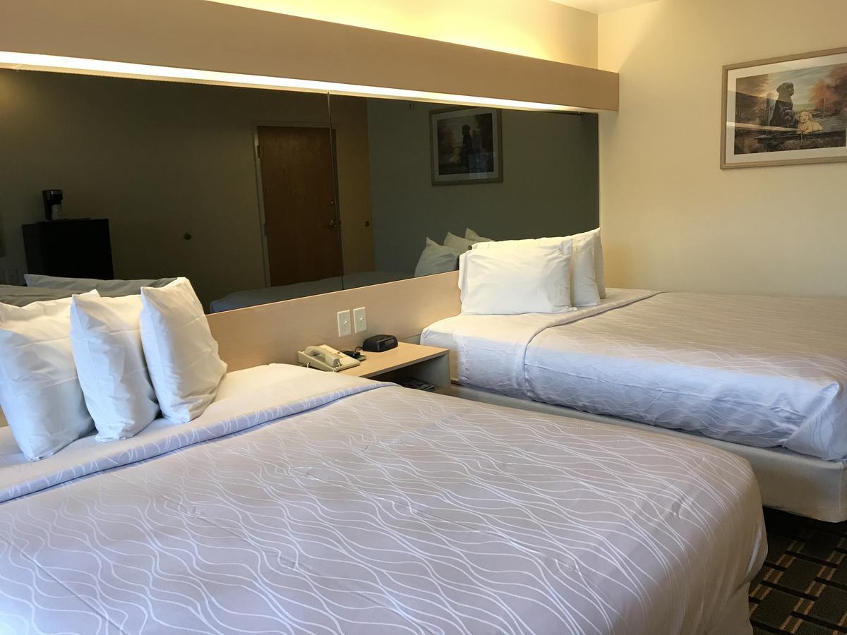 Mariner'S Village Resort Carlyle ภายนอก รูปภาพ