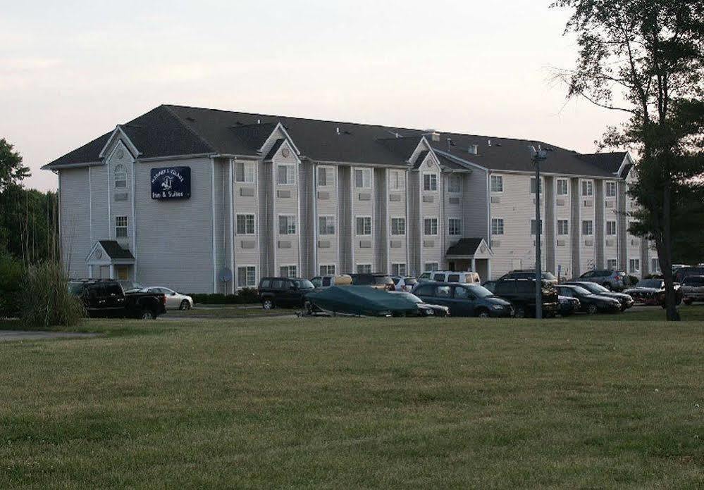Mariner'S Village Resort Carlyle ภายนอก รูปภาพ